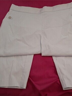 Counterparts White Women’s Stretch Capri NWT 2x
